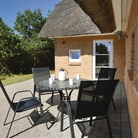 Four-bedroom Holiday In بيت للعطل Blåvand