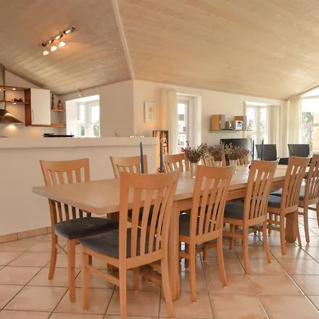 Four-bedroom Holiday In بيت للعطل *