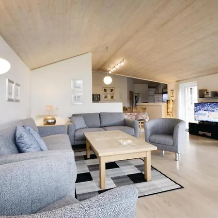 Four-bedroom Holiday In بيت للعطل *
